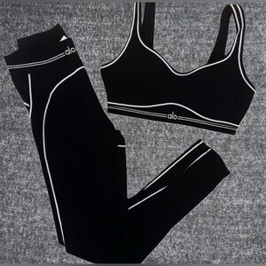 NWOT Sz Medium *SET* Alo High-Waist Heart Throb Legging & Bra in BLACK